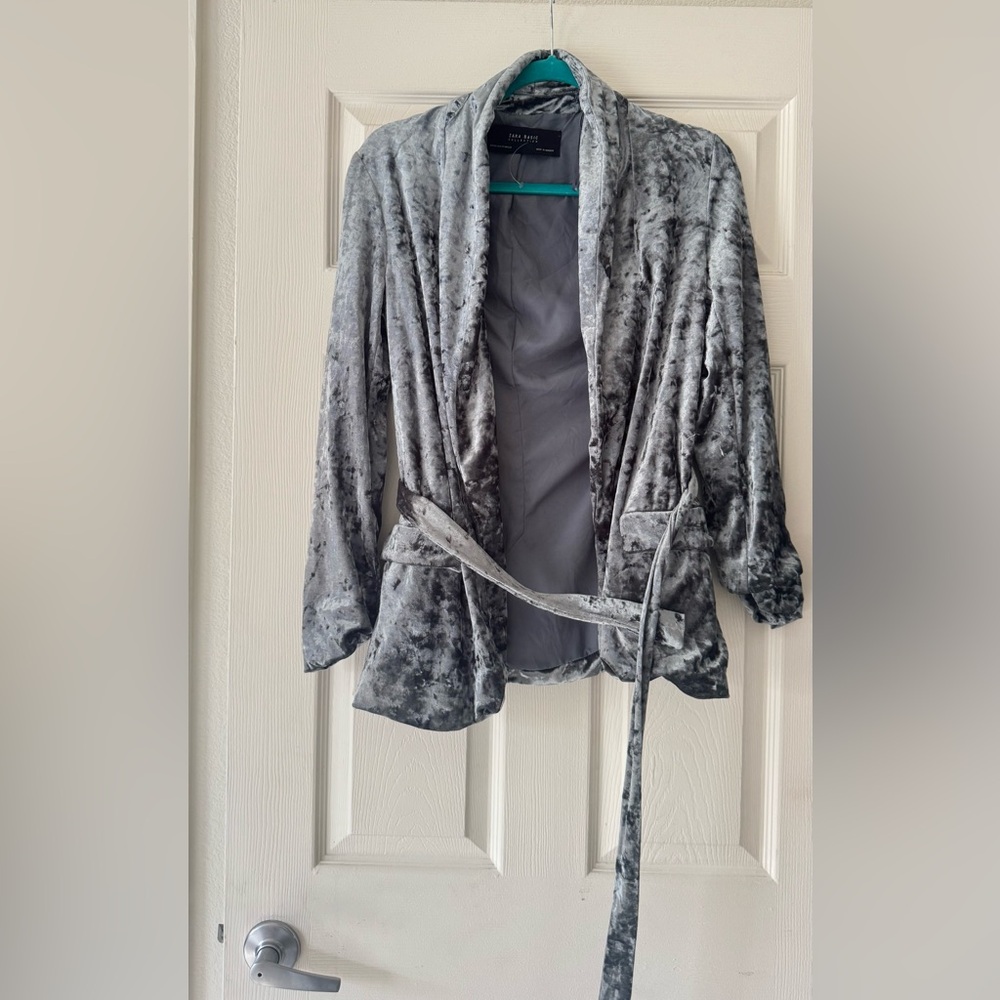 Brand New Zara Womens Silver Velvet Jacket